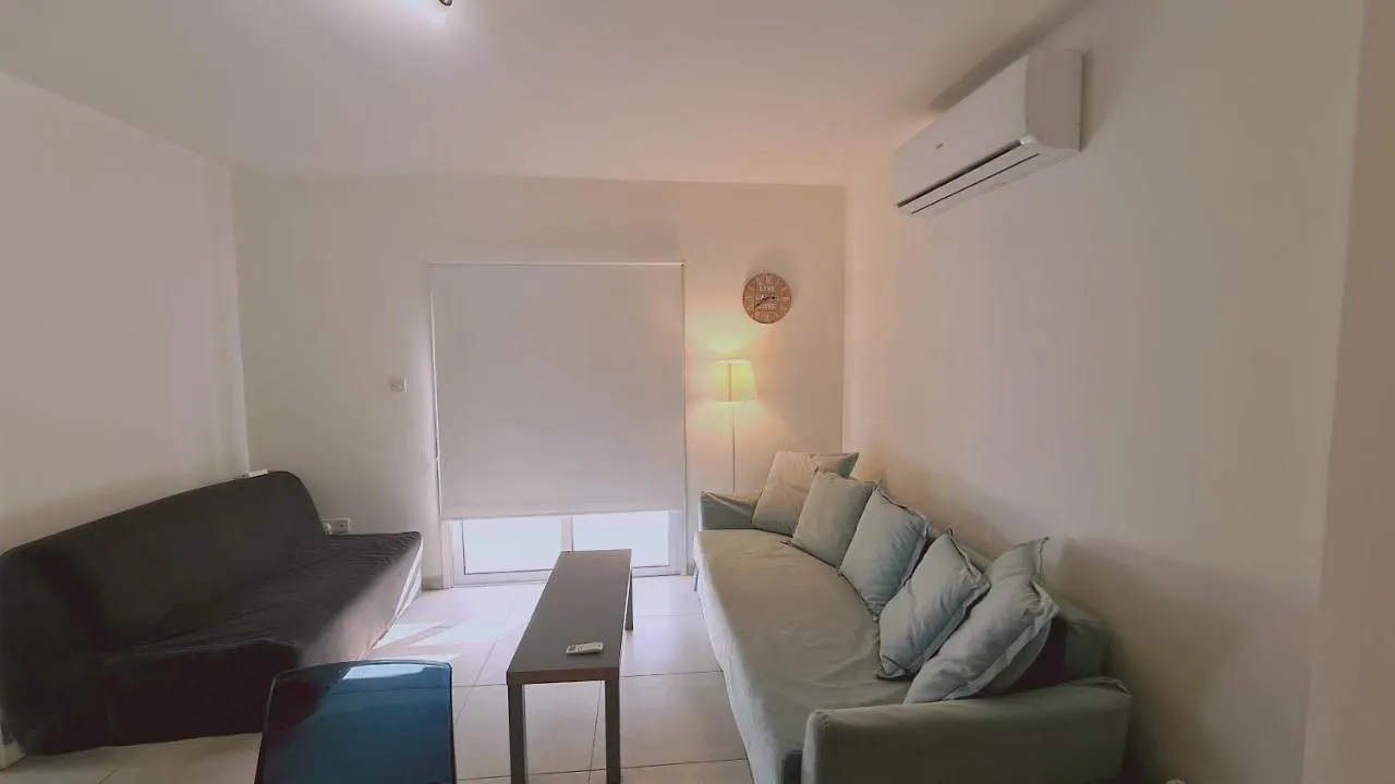 Stay Beach Wave Apartment Λάρνακα