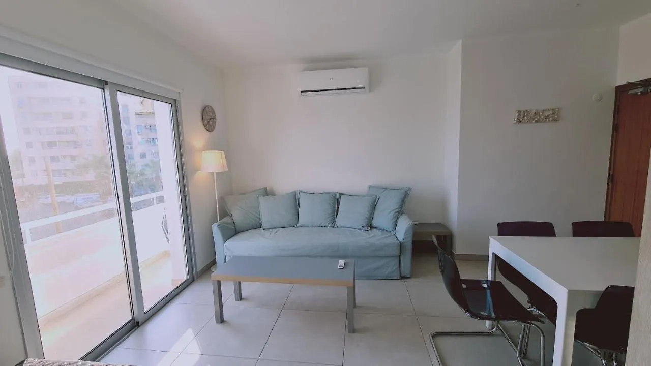 Stay Beach Wave Apartment Λάρνακα