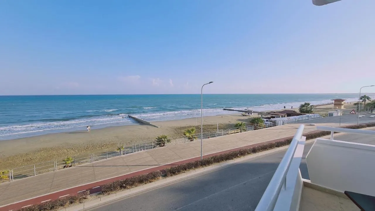 Stay Beach Wave Apartment Λάρνακα